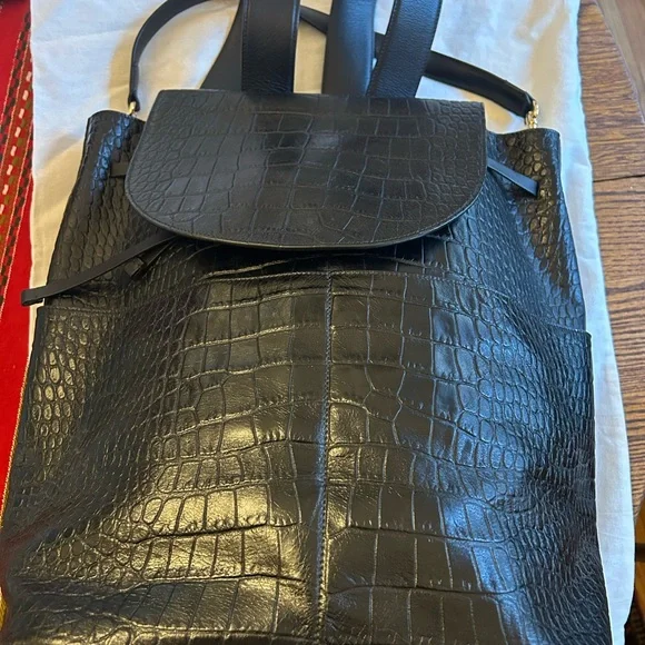 Cuyana Black Croc-Embossed Shoulder Bag - Picture 2 of 7